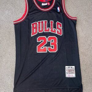 Michael Jordan Chicago Bulls Mitchell & Ness Black Bulls Jersey Throwback